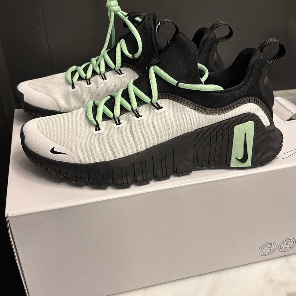 NIB Nike Metcon Free 6 Custom